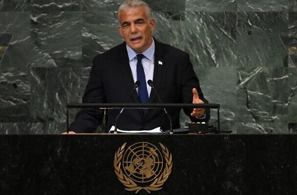 El primer ministro Yair Lapid se dirige a la 77ª sesión de la Asamblea General de las Naciones Unidas en la sede de la ONU