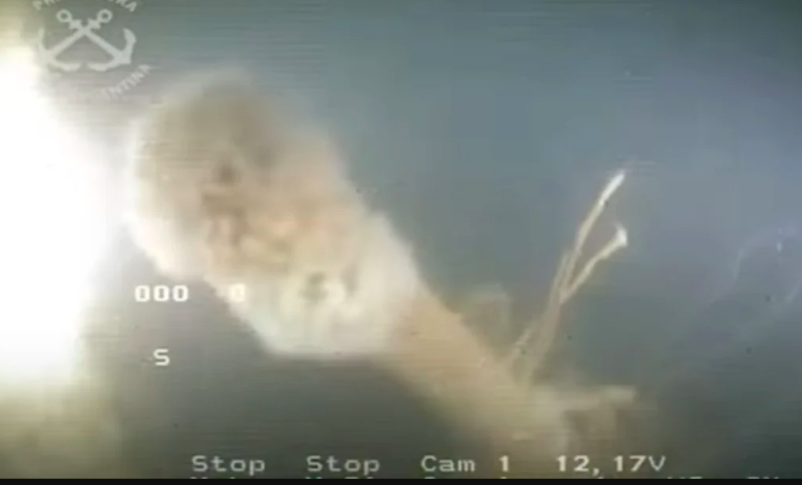 Radio Jai -El periscopio del submarino hallado en Necochea (Foto gentileza Eslabón Perdido)