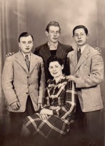 Radio Jai -La familia de David Lenga antes de la Segunda Guerra Mundial. (Cortesía)