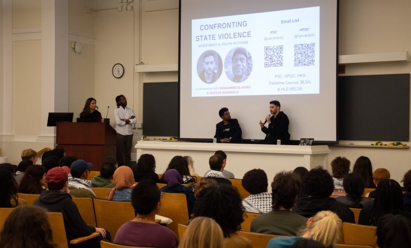 Radio Jai -El escritor palestino Mohammed El-Kurd y el organizador de Black Lives Matter, Marcus McDonald, hablaron ante una multitud de más de 170 personas en Emerson Hall el lunes. Por Julián J. Giordano