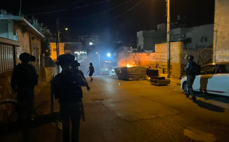 Radio Jai -La policía de Israel se enfrenta a los manifestantes árabes en el este de Jerusalén, 12 de octubre de 2022 (Crédito de la foto: POLICÍA DE ISRAEL)