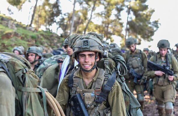 Radio Jai -el sargento de personal Ido Baruch, de 21 años, muerto en un tiroteo en Cisjordania el 11 de octubre de 2022, en una foto sin fecha publicada por el ejército. (Fuerzas de Defensa de Israel)