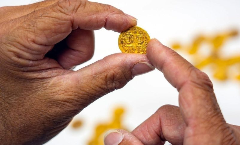 Radio Jai - Descubren en Israel un tesoro de 44 monedas de oro bizantinas que datan de la conquista musulmana