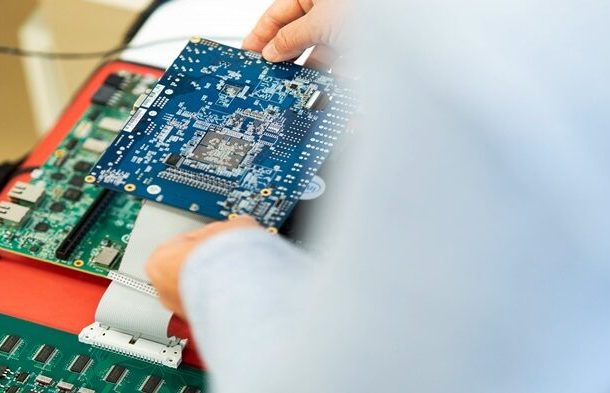 Radio Jai -Computadoras inspiradas en el cerebro que reconocen la escritura a mano