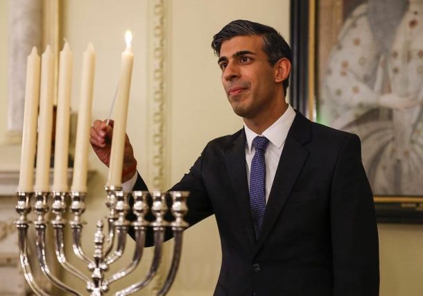 Radio Jai -El primer ministro británico, Rishi Sunak, realizó una recepción oficial y un encendido de velas junto a la comunidad judía de Gran Bretaña