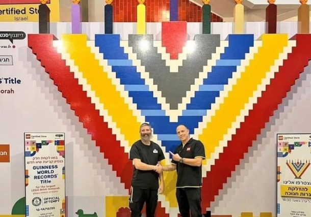 Radio Jai -Record guinness para una menorá de lego