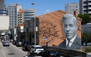 Radio Jai -Calle en honor a Aristides de Sousa Mendes cerca de Oporto, Portugal, por Mr. Dheo (Artists 4 Israel)