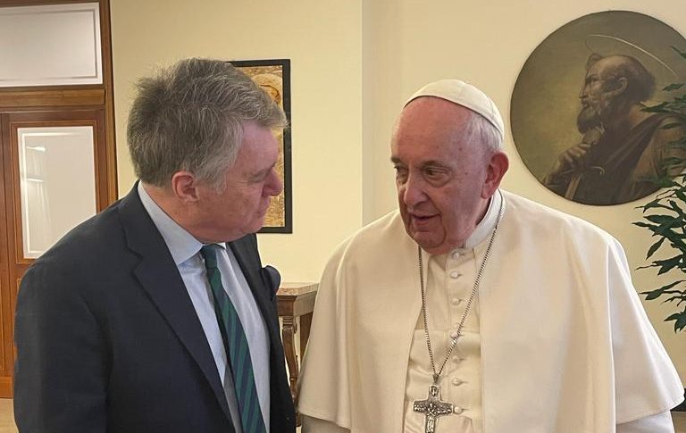 Radio Jai-"Todos los días a las 19 horas el Papa llama a Gaza y habla con el cura que está allí"
