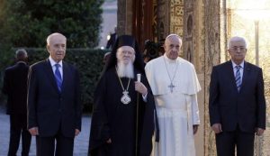 Radio Jai - En el año 2014, Cymerman fue uno de los artífices del encuentro de oración en el Vaticano, que reunió al presidente de Israel, Shimón Peres y al de la autoridad palestina, Mahmoud Abbas.