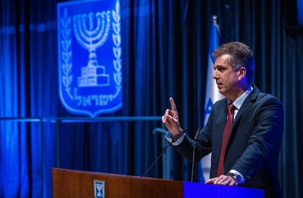 Radio Jai -El nuevo Ministro de Relaciones Exteriores, Eli Cohen, habla en el Ministerio de Relaciones Exteriores en Jerusalén, el 2 de enero de 2023. (Olivier Fitoussi/Flash90)