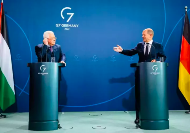 Radio Jai -El silencio del canciller: Olaf Scholz y la comparación del Holocausto que hizo Mahmoud Abbas