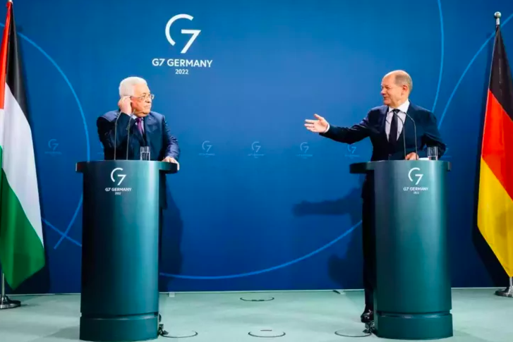 Radio Jai -El silencio del canciller: Olaf Scholz y la comparación del Holocausto que hizo Mahmoud Abbas