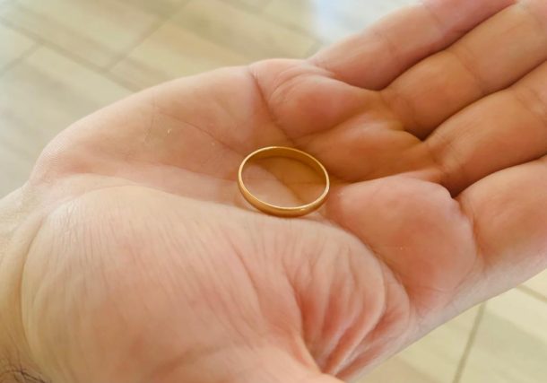 Radio Jai -Mujer haredi de Nueva York liberada del matrimonio con un marido que descubrió era musulmán, no judío ortodoxo