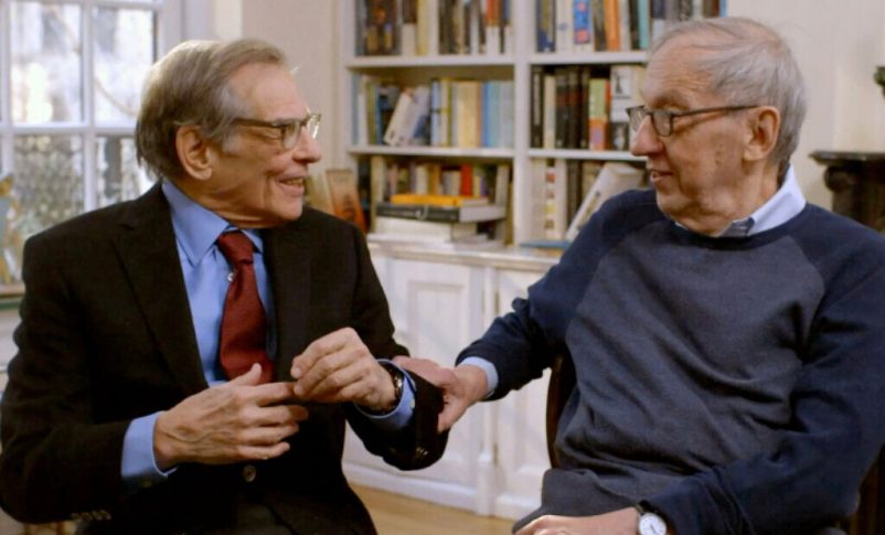 Radio Jai -Robert Caro, a la izquierda, y Robert Gottlieb en un fotograma de 'Turn Every Page', dirigida por Lizzie Gottlieb. (Claudia Raschke/ Cortesía de Wild Surmise Productions, LLC / Sony Pictures Classics)