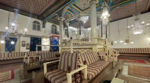 Radio Jai -La sinagoga Bikur Holim es una de las pocas que aún funcionan en Izmir.