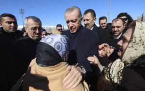 Radio Jai -A medida que el número de muertos supera los 33.000, el dolor se convierte en tensión por la respuesta al terremoto de Turquía