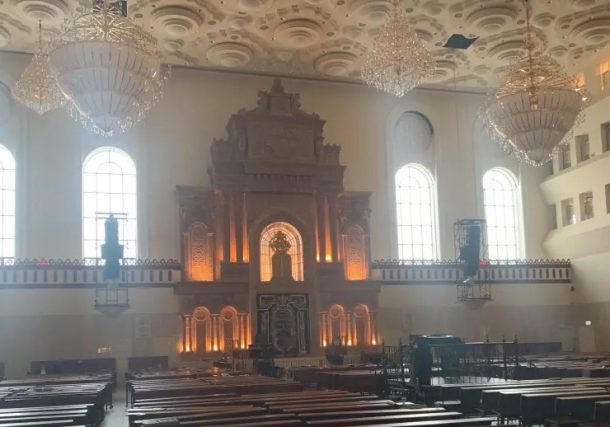 Radio Jai -Una mirada a las sinagogas en la ciudad haredi israelí de Bnei Brak