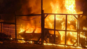 Radio Jai -Cientos de israelíes toman venganza por mano propia quemando más de 30 casas, autos he hiriendo a palestinos tras el ataque a los hermanos israelíes