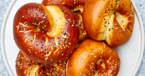 Radio Jai -El fundador de la única panadería judía de Perú busca educar a los no judíos a través de la comida y las historias de Instagram