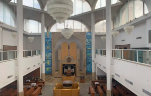 Radio Jai -Una mirada a las sinagogas en la ciudad haredi israelí de Bnei Brak