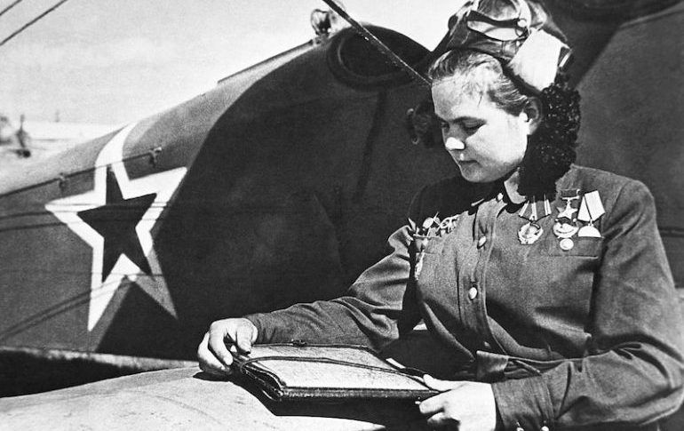 Radio Jai -LAS ‘BRUJAS DE LA NOCHE’: LA HISTORIA DE LAS MUJERES PILOTO QUE ATERRORIZARON A LOS NAZIS