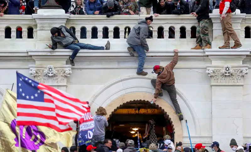 Radio Jai -Analista de inteligencia de EE. UU. estuvo en disturbios en el Capitolio, planeó secuestrar a líderes judíos