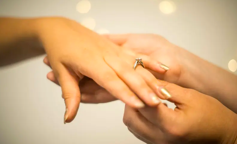 Radio Jai -Las parejas comprometidas ahora pueden solicitar la rifa de un apartamento con descuento en Israel