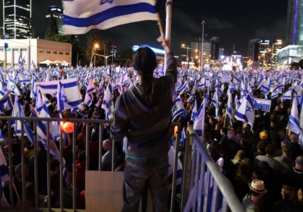 Radio Jai -La violencia aumenta cuando los manifestantes toman las calles de Israel por undécima semana consecutiva