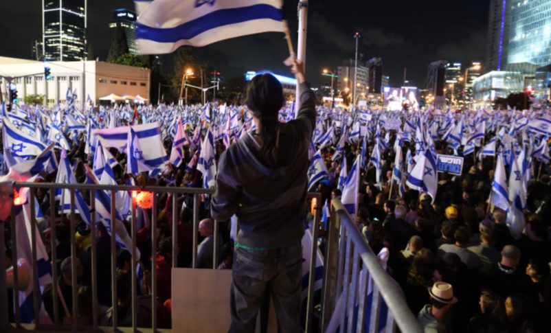 Radio Jai -La violencia aumenta cuando los manifestantes toman las calles de Israel por undécima semana consecutiva