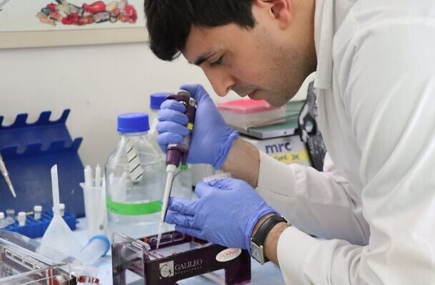 Radio Jai -Científicos israelíes producen la primera vacuna de ARNm del mundo eficaz para bacterias