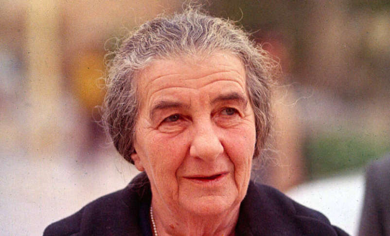 Radio Jai -«El hecho de ser abuela me da la certeza de que la paz llegará algún día al Medio Oriente: sé que también hay abuelas en Egipto, Jordania y Siria, que quieren que sus nietos vivan» Golda Meir