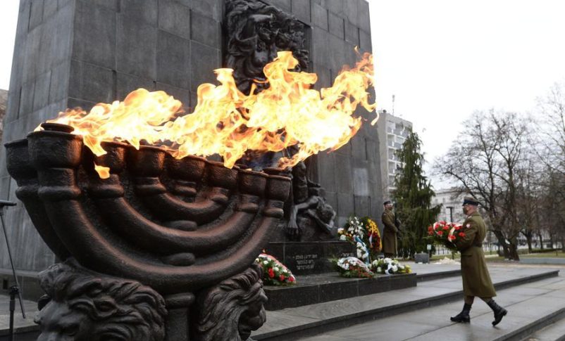 Cómo encontrar el equilibrio entre particularismo y universalismo en relación con el Holocausto