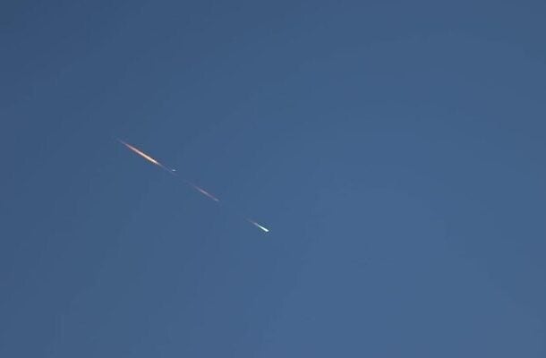 Radio Jai -Meteorito inusualmente brillante visto sobre Israel, ya que algunos informan haber escuchado una explosión