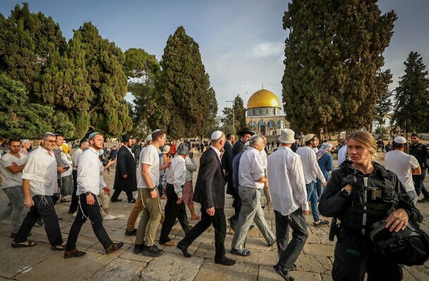 Radio Jai -A pesar del nuevo gobierno de línea dura, es probable que Israel mantenga una política que prohíba a los judíos ingresar al Monte del Templo al final del Ramadán
