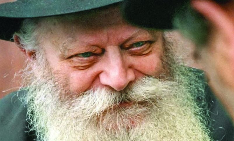 Radio Jai -El presidente Biden firmó una orden ejecutiva en homenaje al Rebe de Lubavitch