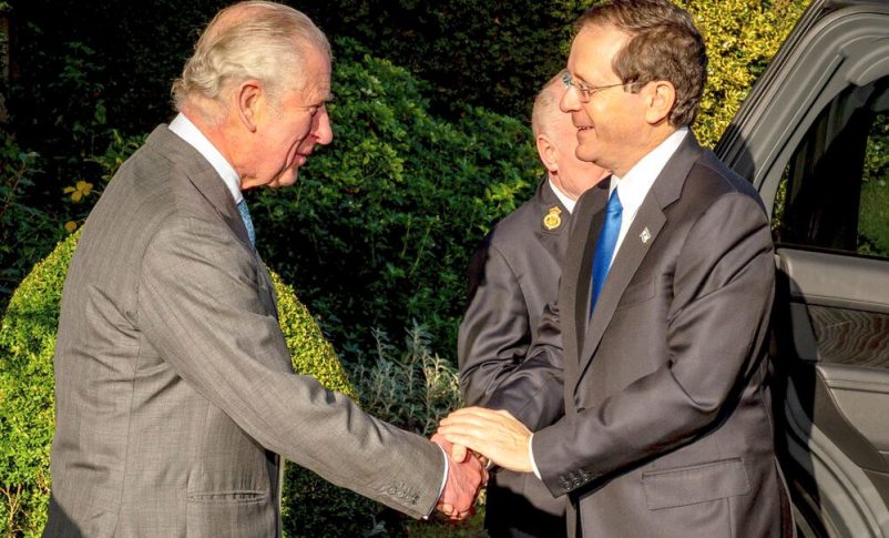 El presidente Herzog representará a Israel en la coronación del Rey Carlos III