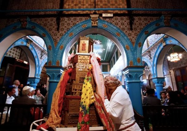 Radio Jai -Cuatro muertos en un tiroteo cerca del festival Lag Ba'Omer en una antigua sinagoga en Túnez