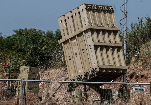 Radio Jai -Los palestinos disparan cohetes contra Israel mientras la FAI ataca los sitios de lanzamiento de la Yihad Islámica en Gaza