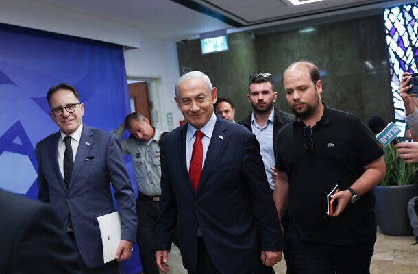 Radio Jai -Los números de las encuestas de Netanyahu se recuperan después de la campaña de Gaza, según las encuestas