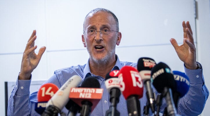 Radio Jai -Rabino Leo Dee: "Pedimos hablar con las familias de los terroristas y... escuchar su visión de un mundo mejor"