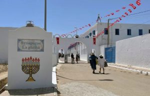 Radio Jai -Cuatro muertos en un tiroteo cerca del festival Lag Ba'Omer en una antigua sinagoga en Túnez