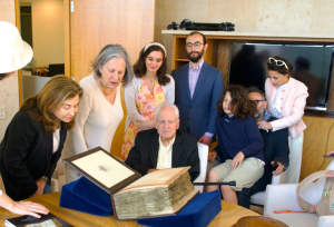 Radio Jai -Alfred Moses ve por primera vez el Codex Sassoon que compró por más de 30 millones de dólares