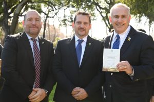 Radio Jai -Arboreto de la Naciones: Estados Unidos de América suma su árbol en la Plaza Israel junto al KKL