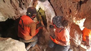 Radio Jai - Sensación en el desierto de Judea: un alijo de cuatro espadas romanas de 1900 años de antigüedad