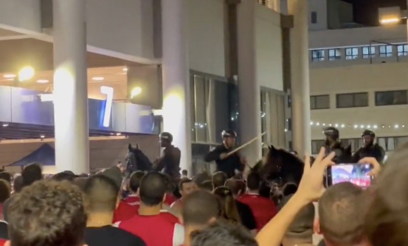 Radio Jai -El derbi de fútbol de Tel Aviv se retrasa en medio de disturbios y 70 arrestados por almacenar armas