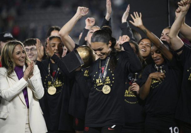 Radio Jai -La directora de la Liga de Fútbol Femenina de EE. UU., Jessica Berman, recurre a su judaísmo para nivelar el campo