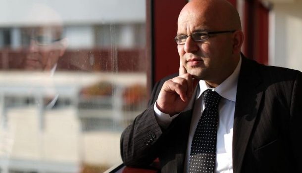 Radio Jai -Mudar Zahran, escritor palestino jordano, ante el Parlamento Europeo, diciendo todo lo que los países árabes de Medio Oriente pretenden tapar culpando a Israel