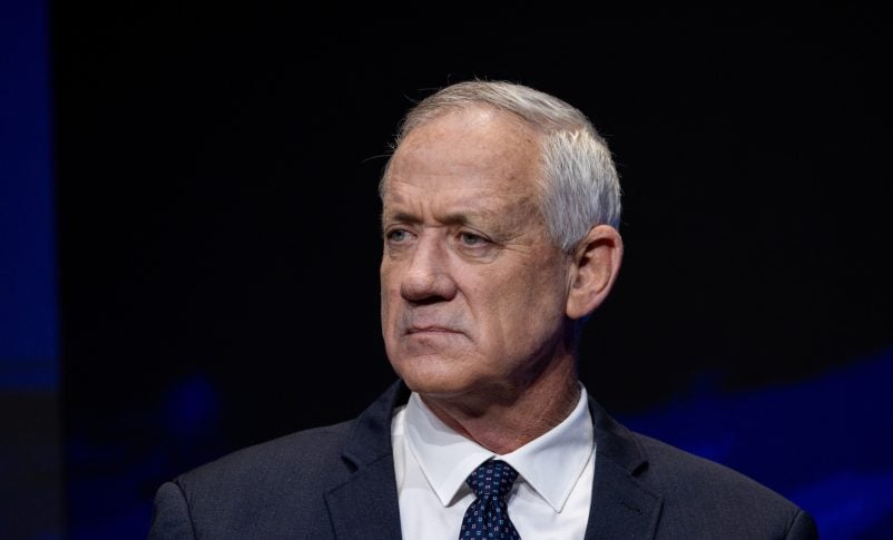 Radio Jai - Netanyahu debe retractarse inmediatamente. "Los secuestrados mueren, los niños del norte son exiliados y la sociedad israelí se desmorona" Benny Gantz