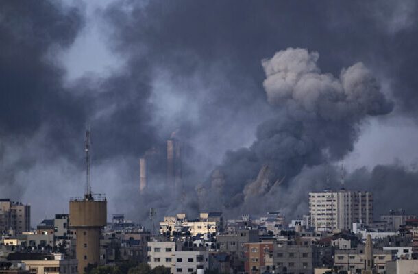 Radio Jai -"Las FDI piden la evacuación de todos los civiles de la ciudad de Gaza hacia el sur y se trasladan al área al sur del Wadi Gaza, como se muestra en el mapa"