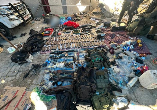 Radio Jai -Las FDI revelan la entrada al túnel de Hamás y un alijo de armas encontradas en el complejo hospitalario de Shifa